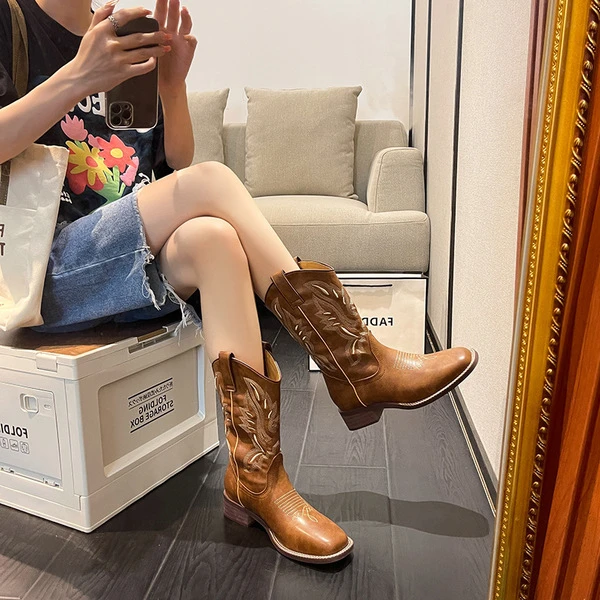 Women’s Embroidered Mid-Calf Western Cowboy Boots