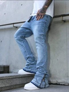 Men's Light Wash Straight Fit Zip-Hem Denim Jeans